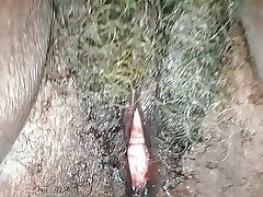 O sheila! 62 jaar oud swart ouma met nat grys poesie